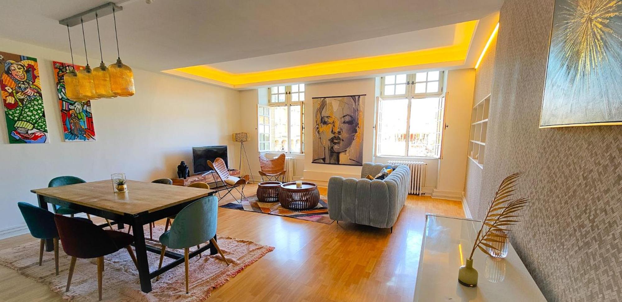 Grand Apt 130M2 Vue Place Ducale Charleville-Mézières 외부 사진