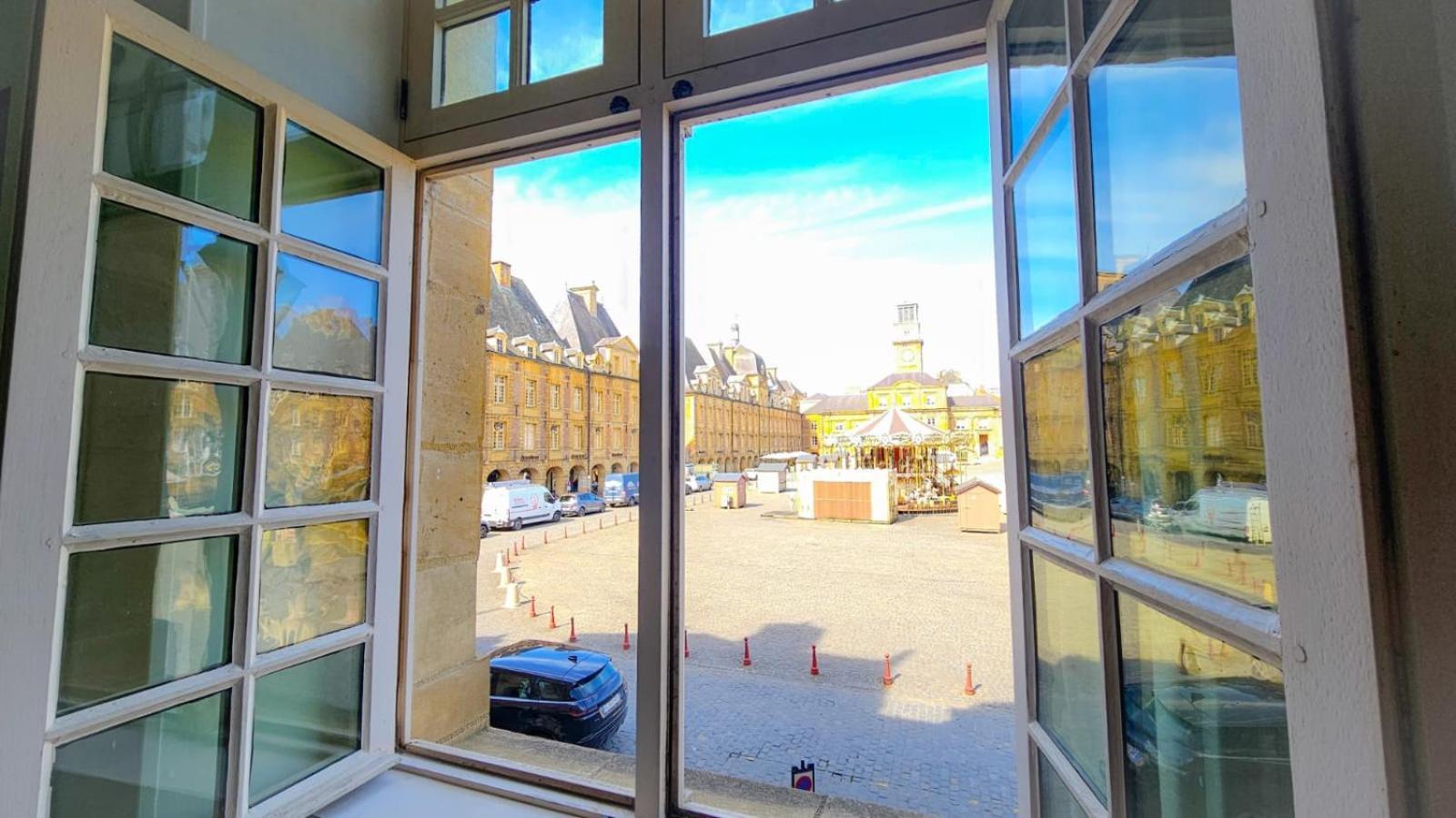 Grand Apt 130M2 Vue Place Ducale Charleville-Mézières 외부 사진