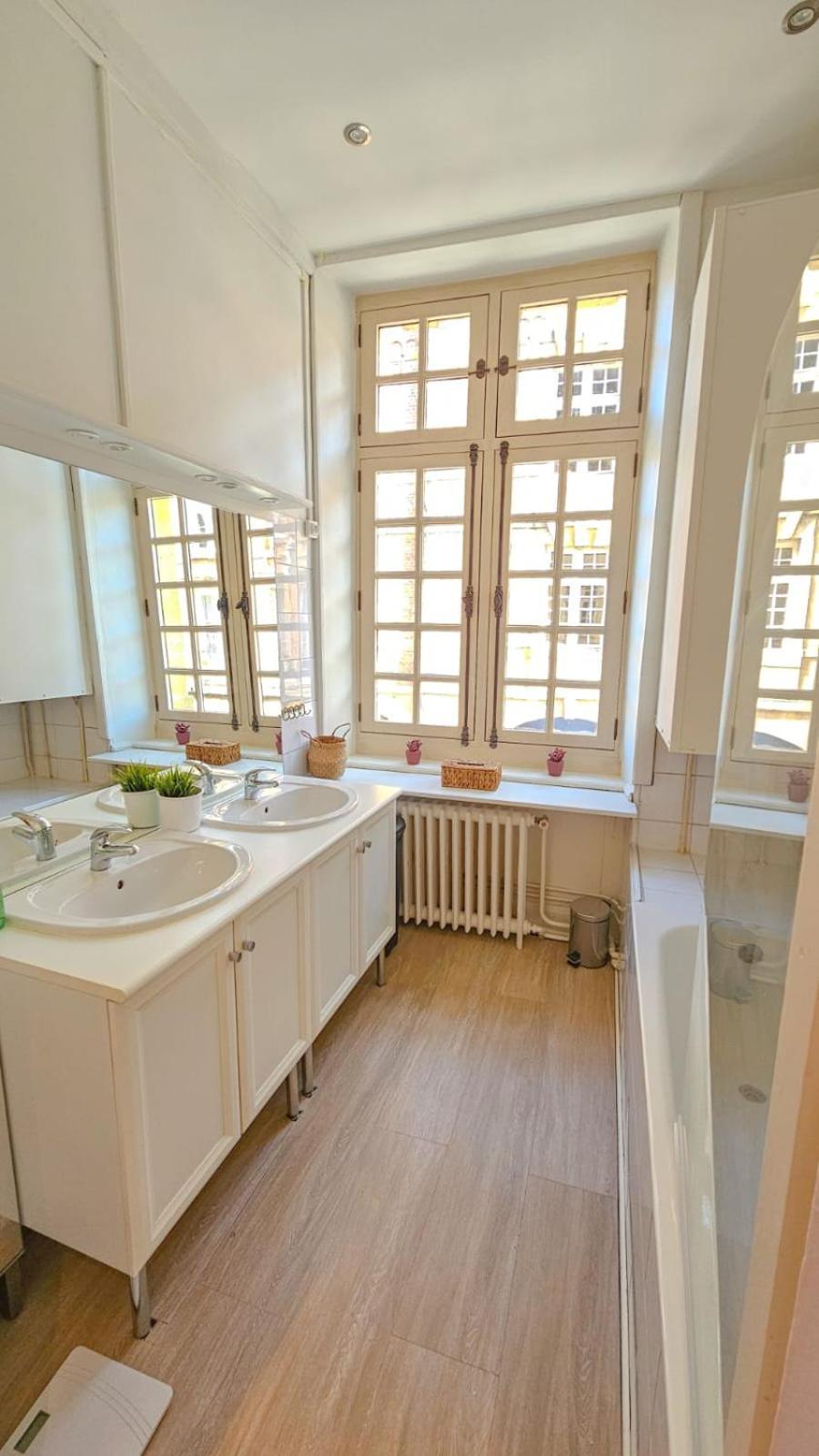 Grand Apt 130M2 Vue Place Ducale Charleville-Mézières 외부 사진