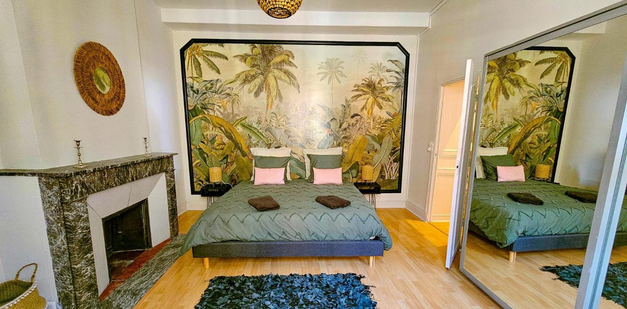 Grand Apt 130M2 Vue Place Ducale Charleville-Mézières 외부 사진